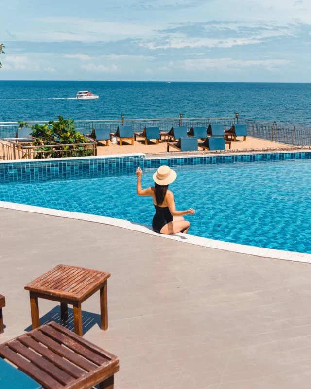 Wake up to ocean views, then head out for snorkeling 🤿
and spot sea turtles up close just steps from the hotel’s beachfront 🐢
.
Book direct on our website — super easy!
✅ Best price guaranteed — Book directly with us
✅ More room options — Choose the room that fits your needs from a wide range of types.
✅ Easy support — Change your dates, check availability, or ask questions. We're ready to help every day on Facebook from 9:00 AM to 9:00 PM.
✅ Enjoy 10% off food & non-alcoholic drinks when booking direct
.
👉 Book now, click on the Bio
____________________________
ตื่นมาเจอวิวทะเล แล้วออกไปสนุกกับ Snorkeling 🤿
ชมเต่าทะเลอย่างใกล้ชิดได้ทันที แค่ก้าวออกจากหน้าหาดของโรงแรม 🐢
.
จองตรงผ่านเว็บไซต์ของเรา — ง่ายสุดๆ!
✅ การันตีราคาดีที่สุด เมื่อจองตรงกับเรา
✅ ตัวเลือกห้องพักมากกว่า เลือกห้องที่ตรงกับความต้องการได้หลากหลาย
✅ บริการช่วยเหลือสะดวก เปลี่ยนวันเข้าพัก ตรวจสอบห้องว่าง หรือสอบถามข้อมูลต่างๆ เราพร้อมดูแลทุกวันผ่าน Facebook ตั้งแต่เวลา 09:00–21:00 น.
✅ รับส่วนลด 10% สำหรับอาหารและเครื่องดื่มไม่มีแอลกอฮอล์ เมื่อจองตรง
ระยะเวลาการจองและการเข้าพัก: 1 มกราคม – 31 ธันวาคม 2026
.
👉 จองเลย คลิกที่ Bio ได้ทันที
____________________________
Contact us for more information:
📱 Line : @pinnaclehotels
☎️ Phone : 077 456 404
✉️ pktreservation1@gmail.com
📍 Location : Koh Tao, Surat Thani

**** Terms and conditions apply.

#EarlyBierd #EarlyBierdPromotion #KohTao
#FreeSnorkelingRental #BookDirect #PinnacleKohTao
#IslandAdventure #SnorkelingThaila #Snorkelingfree
#PinnacleKohTao #PinnacleKohTaoResort
#KohTaoResort #kohtao #KohTaoAdventures #โรงแรมติดทะเล
#ที่พักติดทะเล #รถรับส่งเกาะเต่า #เที่ยวเกาะเต่า #รีสอร์ทเกาะเต่า
#ท่าเรือแม่หาด #หาดทรายรี #เกาะเต่า #โรงแรมเกาะเต่า
#จองตรงคุ้มกว่า #ทะเลเกาะเต่า