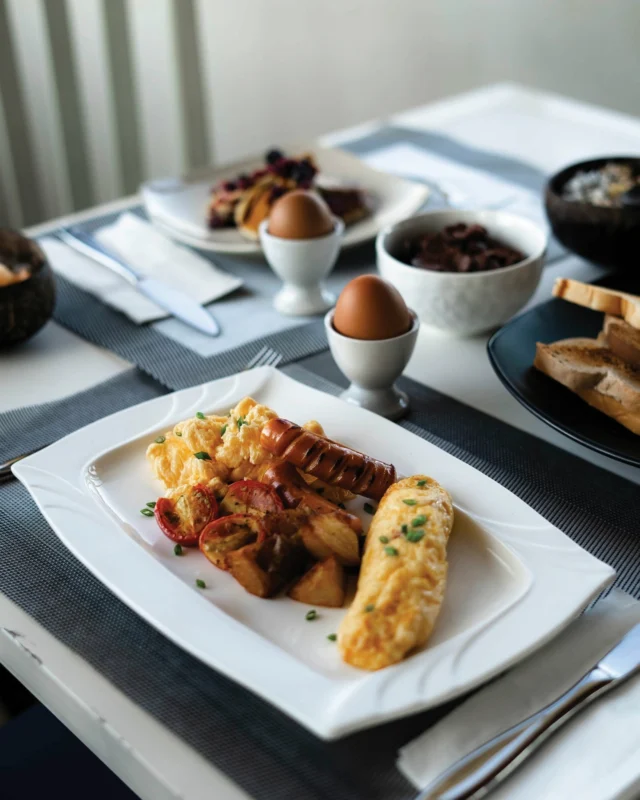 Relax amid lush green nature, complemented by a seaside atmosphere that completes every moment. 🌿🌊
.
Book direct on our website — super easy!
✅ Best price guaranteed — Book directly with us
✅ More room options — Choose the room that fits your needs from a wide range of types.
✅ Easy support — Change your dates, check availability, or ask questions. We're ready to help every day on Facebook from 9:00 AM to 9:00 PM.
✅ Enjoy 10% off food & non-alcoholic drinks when booking direct
.
👉 Book now, click on the Bio
____________________________
พักผ่อนท่ามกลางธรรมชาติสีเขียว พร้อมบรรยากาศทะเลที่เติมเต็มทุกช่วงเวลา 🌿🌊
.
จองตรงผ่านเว็บไซต์ของเรา — ง่ายสุดๆ!
✅ การันตีราคาดีที่สุด เมื่อจองตรงกับเรา
✅ ตัวเลือกห้องพักมากกว่า เลือกห้องที่ตรงกับความต้องการได้หลากหลาย
✅ บริการช่วยเหลือสะดวก เปลี่ยนวันเข้าพัก ตรวจสอบห้องว่าง หรือสอบถามข้อมูลต่างๆ เราพร้อมดูแลทุกวันผ่าน Facebook ตั้งแต่เวลา 09:00–21:00 น.
✅ รับส่วนลด 10% สำหรับอาหารและเครื่องดื่มไม่มีแอลกอฮอล์ เมื่อจองตรง
ระยะเวลาการจองและการเข้าพัก: 1 มกราคม – 31 ธันวาคม 2026
.
👉 จองเลย คลิกที่ Bio ได้ทันที
____________________________
Contact us for more information:
📱 Line : @pinnaclehotels
☎️ Phone : 077 456 404
✉️ pktreservation1@gmail.com
📍 Location : Koh Tao, Surat Thani

**** Terms and conditions apply.

#EarlyBierd #EarlyBierdPromotion #KohTao
#FreeSnorkelingRental #BookDirect #PinnacleKohTao
#IslandAdventure #SnorkelingThaila #Snorkelingfree
#PinnacleKohTao #PinnacleKohTaoResort
#KohTaoResort #kohtao #KohTaoAdventures #โรงแรมติดทะเล
#ที่พักติดทะเล #รถรับส่งเกาะเต่า #เที่ยวเกาะเต่า #รีสอร์ทเกาะเต่า
#ท่าเรือแม่หาด #หาดทรายรี #เกาะเต่า #โรงแรมเกาะเต่า
#จองตรงคุ้มกว่า #ทะเลเกาะเต่า