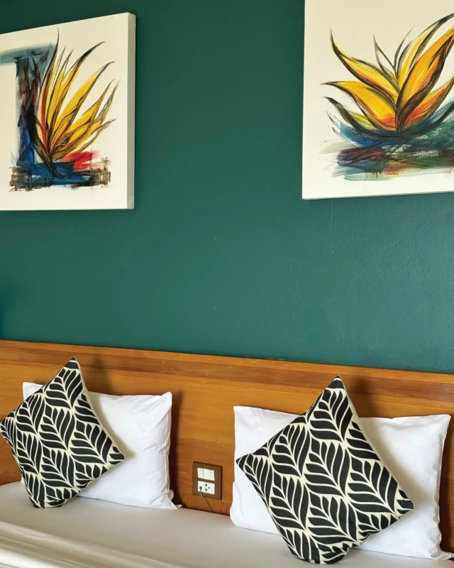 Relax amid lush green nature, complemented by a seaside atmosphere that completes every moment. 🌿🌊
.
Book direct on our website — super easy!
✅ Best price guaranteed — Book directly with us
✅ More room options — Choose the room that fits your needs from a wide range of types.
✅ Easy support — Change your dates, check availability, or ask questions. We're ready to help every day on Facebook from 9:00 AM to 9:00 PM.
✅ Enjoy 10% off food & non-alcoholic drinks when booking direct
.
👉 Book now, click on the Bio
____________________________
พักผ่อนท่ามกลางธรรมชาติสีเขียว พร้อมบรรยากาศทะเลที่เติมเต็มทุกช่วงเวลา 🌿🌊
.
จองตรงผ่านเว็บไซต์ของเรา — ง่ายสุดๆ!
✅ การันตีราคาดีที่สุด เมื่อจองตรงกับเรา
✅ ตัวเลือกห้องพักมากกว่า เลือกห้องที่ตรงกับความต้องการได้หลากหลาย
✅ บริการช่วยเหลือสะดวก เปลี่ยนวันเข้าพัก ตรวจสอบห้องว่าง หรือสอบถามข้อมูลต่างๆ เราพร้อมดูแลทุกวันผ่าน Facebook ตั้งแต่เวลา 09:00–21:00 น.
✅ รับส่วนลด 10% สำหรับอาหารและเครื่องดื่มไม่มีแอลกอฮอล์ เมื่อจองตรง
ระยะเวลาการจองและการเข้าพัก: 1 มกราคม – 31 ธันวาคม 2026
.
👉 จองเลย คลิกที่ Bio ได้ทันที
____________________________
Contact us for more information:
📱 Line : @pinnaclehotels
☎️ Phone : 077 456 404
✉️ pktreservation1@gmail.com
📍 Location : Koh Tao, Surat Thani

**** Terms and conditions apply.

#EarlyBierd #EarlyBierdPromotion #KohTao
#FreeSnorkelingRental #BookDirect #PinnacleKohTao
#IslandAdventure #SnorkelingThaila #Snorkelingfree
#PinnacleKohTao #PinnacleKohTaoResort
#KohTaoResort #kohtao #KohTaoAdventures #โรงแรมติดทะเล
#ที่พักติดทะเล #รถรับส่งเกาะเต่า #เที่ยวเกาะเต่า #รีสอร์ทเกาะเต่า
#ท่าเรือแม่หาด #หาดทรายรี #เกาะเต่า #โรงแรมเกาะเต่า
#จองตรงคุ้มกว่า #ทะเลเกาะเต่า