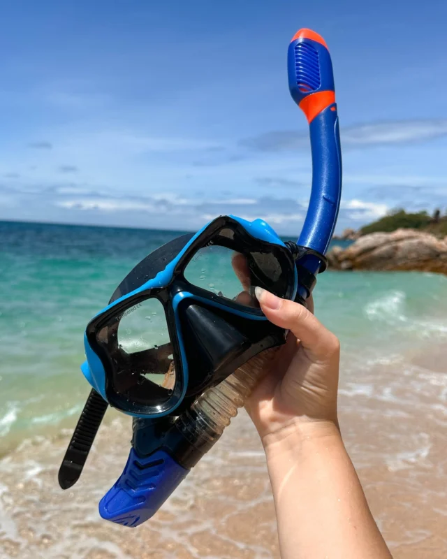 Book Direct for More. 
Best Price Guaranteed.
Enjoy exclusive benefits when you book directly with us. 
Make the most of your seaside getaway. 
.
Book direct on our website — super easy!
✅ Best price guaranteed – Book directly with us
✅ More room options – Choose the room that fits your needs from a wide range of types.
✅ Easy support – Change your dates, check availability, or ask questions. We’re ready to help every day on Facebook from 9:00 AM to 9:00 PM.
✅ Enjoy 10% off food & non-alcoholic drinks when booking direct
Booking & Stay Date period: 1 Jan - 31 Dec 2026
.
👉Book via chat direct : https://lin.ee/dMVZtMv
Or Click Book Now : https://shorturl.at/zoWdS
____________________________
จองตรง รับสิทธิประโยชน์มากกว่า
รับประกันราคาที่ดีที่สุด
รับสิทธิพิเศษเฉพาะเมื่อจองตรงกับเรา
เติมเต็มวันพักผ่อนริมทะเลของคุณ
ให้คุ้มค่าที่สุด 
.
จองตรงผ่านเว็บไซต์ของเรา — ง่ายสุดๆ!
✅ การันตีราคาดีที่สุด เมื่อจองตรงกับเรา
✅ ตัวเลือกห้องพักมากกว่า เลือกห้องที่ตรงกับความต้องการได้หลากหลาย
✅ บริการช่วยเหลือสะดวก เปลี่ยนวันเข้าพัก ตรวจสอบห้องว่าง หรือสอบถามข้อมูลต่างๆ เราพร้อมดูแลทุกวันผ่าน Facebook ตั้งแต่เวลา 09:00–21:00 น.
✅ รับส่วนลด 10% สำหรับอาหารและเครื่องดื่มไม่มีแอลกอฮอล์ เมื่อจองตรง
ระยะเวลาการจองและการเข้าพัก: 1 มกราคม – 31 ธันวาคม 2026
.
👉 จองผ่านแชตโดยตรง: https://lin.ee/dMVZtMv
หรือคลิกจองเลย: https://shorturl.at/zoWdS
____________________________
For more information:
Inbox : m.me/PinnacleKohTaoDiveResort
Line : https://lin.ee/dMVZtMv
Website : https://kohtao.pinnaclehotels.com
Phone : 077 456 404
pktreservation1@gmail.com
Location : Koh Tao, Surat Thani
Google map : https://maps.app.goo.gl/vV4LWqGp9NjRjXuK8

*** Terms and conditions apply***

#EarlyBierd #EarlyBierdPromotion #KohTao #FreeSnorkelingRental #BookDirect #PinnacleKohTao #IslandAdventure #SnorkelingThaila #Snorkelingfree #PinnacleKohTao #PinnacleKohTaoResort #KohTaoResort #kohtao #KohtaoAdventures #โรงแรมติดทะเล #ที่พักติดทะเล #รถรับส่งเกาะเต่า #เที่ยวเกาะเต่า #รีสอร์ทเกาะเต่า #ท่าเรือแม่หาด #หาดทรายรี #เกาะเต่า #โรงแรมเกาะเต่า #จองตรงคุ้มกว่า #ทะเลเกาะเต่า