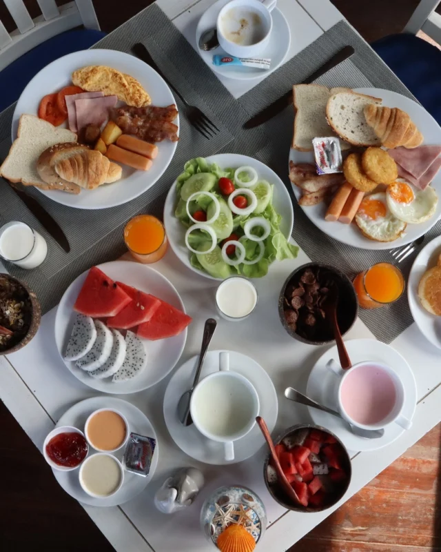 Fuel Your Adventure

Start your day with a delicious breakfast,
then head out to explore and enjoy every moment of your journey.

Book direct with us
to enjoy the best offers.
.
Book direct on our website — super easy!
✅ Best price guaranteed – Book directly with us
✅ More room options – Choose the room that fits your needs from a wide range of types.
✅ Easy support – Change your dates, check availability, or ask questions. We’re ready to help every day on Facebook from 9:00 AM to 9:00 PM.
✅ Enjoy 10% off food & non-alcoholic drinks when booking direct
Booking & Stay Date period: 1 Jan - 31 Dec 2026
.
👉Book via chat direct : https://lin.ee/dMVZtMv
Or Click Book Now : https://shorturl.at/zoWdS
____________________________
Fuel Your Adventure 
เติมพลังให้เช้าวันใหม่ด้วยอาหารเช้าแสนอร่อย
พร้อมออกไปสำรวจและสนุกกับทุกช่วงเวลาของการเดินทาง

จองตรงกับเรา
เพื่อรับข้อเสนอที่ดีที่สุด
.
จองตรงผ่านเว็บไซต์ของเรา — ง่ายสุดๆ!
✅ การันตีราคาดีที่สุด เมื่อจองตรงกับเรา
✅ ตัวเลือกห้องพักมากกว่า เลือกห้องที่ตรงกับความต้องการได้หลากหลาย
✅ บริการช่วยเหลือสะดวก เปลี่ยนวันเข้าพัก ตรวจสอบห้องว่าง หรือสอบถามข้อมูลต่างๆ เราพร้อมดูแลทุกวันผ่าน Facebook ตั้งแต่เวลา 09:00–21:00 น.
✅ รับส่วนลด 10% สำหรับอาหารและเครื่องดื่มไม่มีแอลกอฮอล์ เมื่อจองตรง
ระยะเวลาการจองและการเข้าพัก: 1 มกราคม – 31 ธันวาคม 2026
.
👉 จองผ่านแชตโดยตรง: https://lin.ee/dMVZtMv
หรือคลิกจองเลย: https://shorturl.at/zoWdS
____________________________
For more information:
Inbox : m.me/PinnacleKohTaoDiveResort
Line : https://lin.ee/dMVZtMv
Website : https://kohtao.pinnaclehotels.com
Phone : 077 456 404
pktreservation1@gmail.com
Location : Koh Tao, Surat Thani
Google map : https://maps.app.goo.gl/vV4LWqGp9NjRjXuK8

*** Terms and conditions apply***

#EarlyBierd #EarlyBierdPromotion #KohTao #FreeSnorkelingRental #BookDirect #PinnacleKohTao #IslandAdventure #SnorkelingThaila #Snorkelingfree #PinnacleKohTao #PinnacleKohTaoResort #KohTaoResort #kohtao #KohtaoAdventures #โรงแรมติดทะเล #ที่พักติดทะเล #รถรับส่งเกาะเต่า #เที่ยวเกาะเต่า #รีสอร์ทเกาะเต่า #ท่าเรือแม่หาด #หาดทรายรี #เกาะเต่า #โรงแรมเกาะเต่า #จองตรงคุ้มกว่า #ทะเลเกาะเต่า