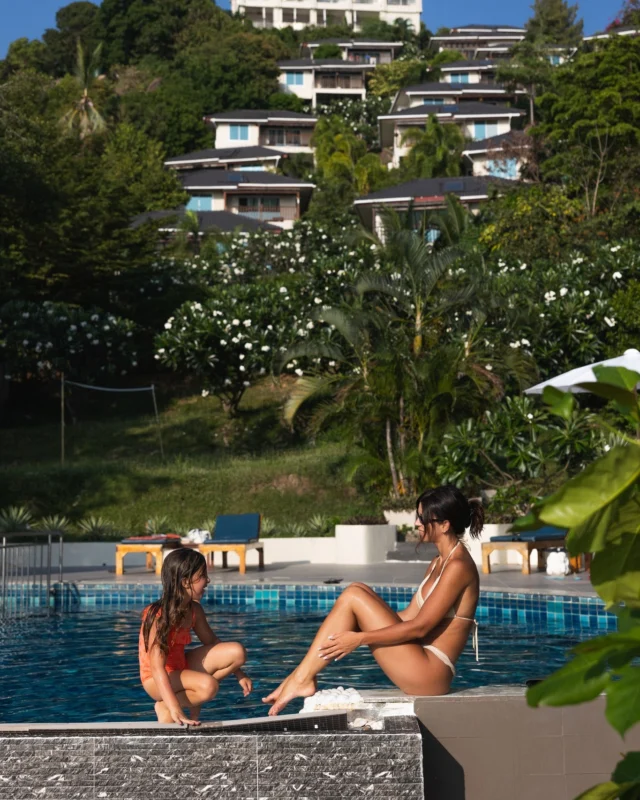 Where simple moments become lasting memories 
By the pool, with the ones you love
At Pinnacle Koh Tao Resort 🌴
.
Book direct on our website — super easy!
✅ Best price guaranteed – Book directly with us
✅ More room options – Choose the room that fits your needs from a wide range of types.
✅ Easy support – Change your dates, check availability, or ask questions. We’re ready to help every day on Facebook from 9:00 AM to 9:00 PM.
✅ Enjoy 10% off food & non-alcoholic drinks when booking direct
Booking & Stay Date period: 1 Jan - 31 Dec 2026
.
👉Book via chat direct : https://lin.ee/dMVZtMv
Or Click Book Now : https://shorturl.at/zoWdS
____________________________
ช่วงเวลาธรรมดา ๆ ที่กลายเป็นความทรงจำแสนพิเศษ 
ริมสระน้ำ กับคนที่คุณรัก
ที่ Pinnacle Koh Tao Resort 🌴
.
จองตรงผ่านเว็บไซต์ของเรา — ง่ายสุดๆ!
✅ การันตีราคาดีที่สุด เมื่อจองตรงกับเรา
✅ ตัวเลือกห้องพักมากกว่า เลือกห้องที่ตรงกับความต้องการได้หลากหลาย
✅ บริการช่วยเหลือสะดวก เปลี่ยนวันเข้าพัก ตรวจสอบห้องว่าง หรือสอบถามข้อมูลต่างๆ เราพร้อมดูแลทุกวันผ่าน Facebook ตั้งแต่เวลา 09:00–21:00 น.
✅ รับส่วนลด 10% สำหรับอาหารและเครื่องดื่มไม่มีแอลกอฮอล์ เมื่อจองตรง
ระยะเวลาการจองและการเข้าพัก: 1 มกราคม – 31 ธันวาคม 2026
.
👉 จองผ่านแชตโดยตรง: https://lin.ee/dMVZtMv
หรือคลิกจองเลย: https://shorturl.at/zoWdS
____________________________
For more information:
Inbox : m.me/PinnacleKohTaoDiveResort
Line : https://lin.ee/dMVZtMv
Website : https://kohtao.pinnaclehotels.com
Phone : 077 456 404
pktreservation1@gmail.com
Location : Koh Tao, Surat Thani
Google map : https://maps.app.goo.gl/vV4LWqGp9NjRjXuK8

*** Terms and conditions apply***

#EarlyBierd #EarlyBierdPromotion #KohTao #FreeSnorkelingRental #BookDirect #PinnacleKohTao #IslandAdventure #SnorkelingThaila #Snorkelingfree #PinnacleKohTao #PinnacleKohTaoResort #KohTaoResort #kohtao #KohtaoAdventures #โรงแรมติดทะเล #ที่พักติดทะเล #รถรับส่งเกาะเต่า #เที่ยวเกาะเต่า #รีสอร์ทเกาะเต่า #ท่าเรือแม่หาด #หาดทรายรี #เกาะเต่า #โรงแรมเกาะเต่า #จองตรงคุ้มกว่า #ทะเลเกาะเต่า